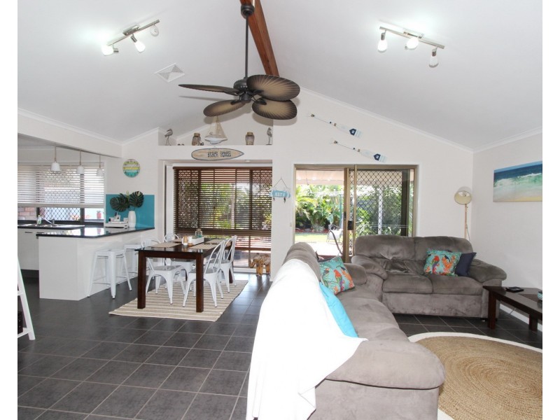 584 Nicklin Way, Wurtulla QLD 4575
