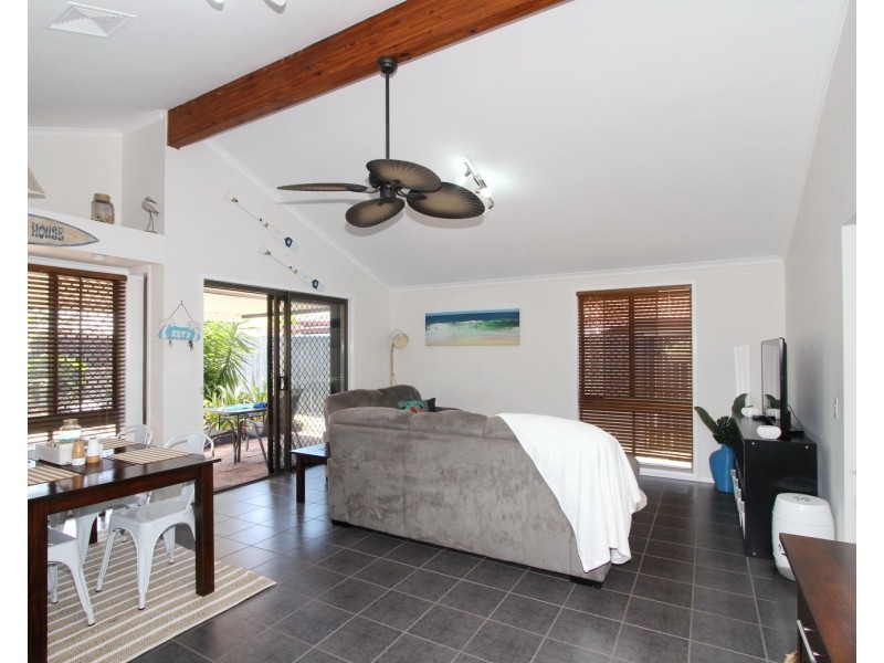584 Nicklin Way, Wurtulla QLD 4575