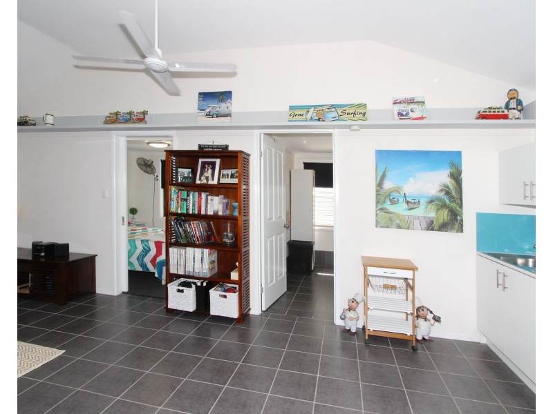 584 Nicklin Way, Wurtulla QLD 4575