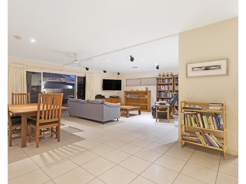 4 Tranquil Place, Alexandra Headland QLD 4572