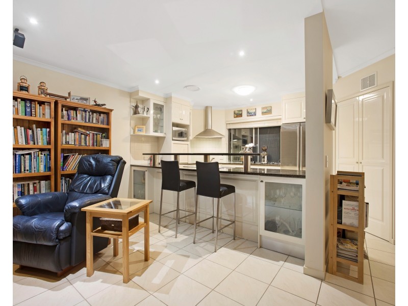 4 Tranquil Place, Alexandra Headland QLD 4572