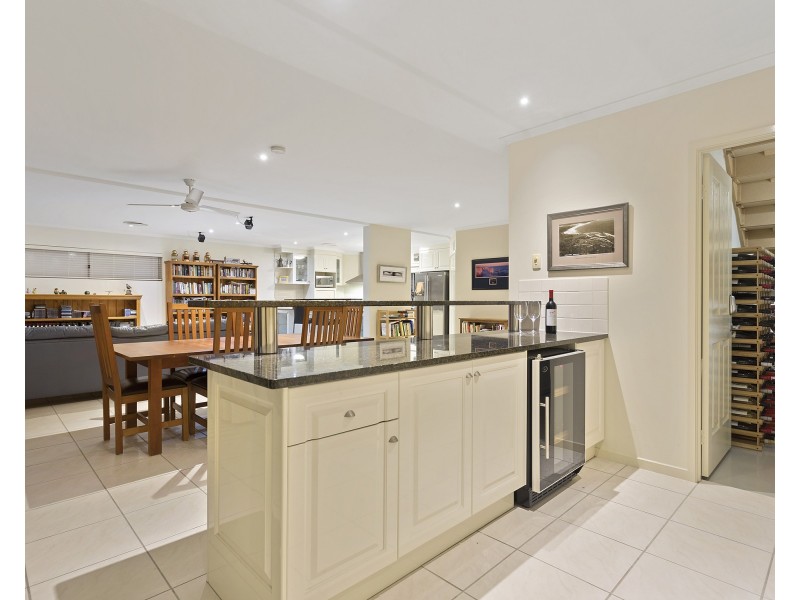 4 Tranquil Place, Alexandra Headland QLD 4572