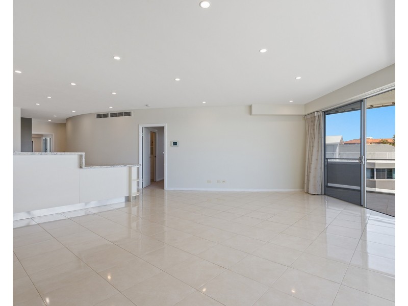 401/50 Picnic Point Esplanade, Maroochydore QLD 4558