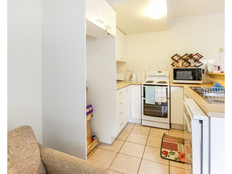 2/15 Primary School Court, Maroochydore QLD 4558