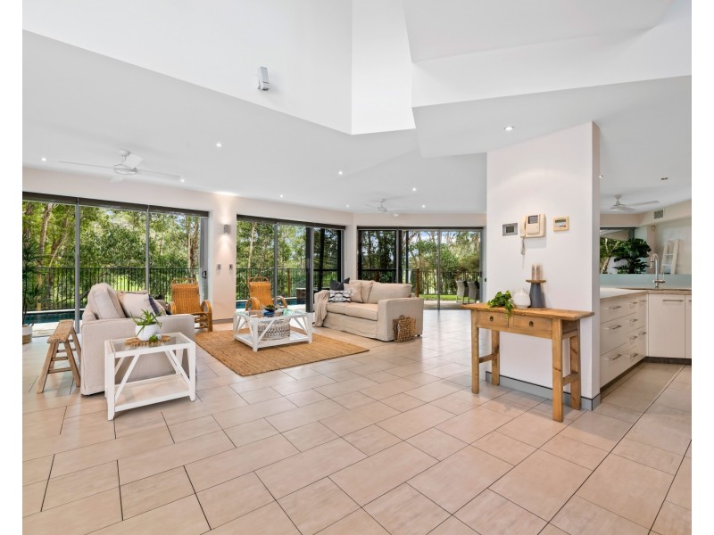 1 Hetherington Drive, Twin Waters QLD 4564