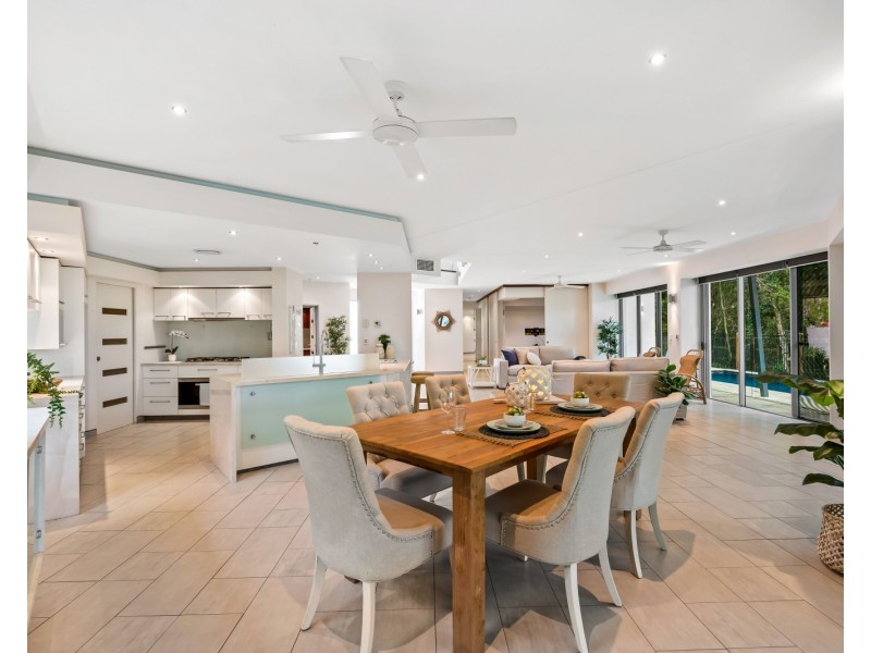 1 Hetherington Drive, Twin Waters QLD 4564