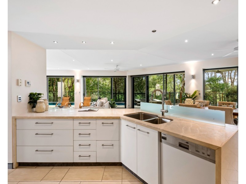 1 Hetherington Drive, Twin Waters QLD 4564