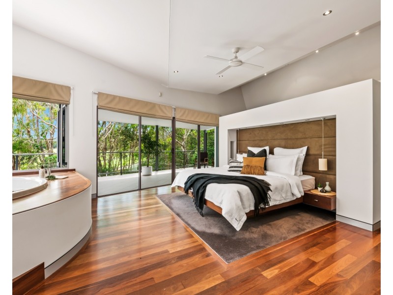 1 Hetherington Drive, Twin Waters QLD 4564