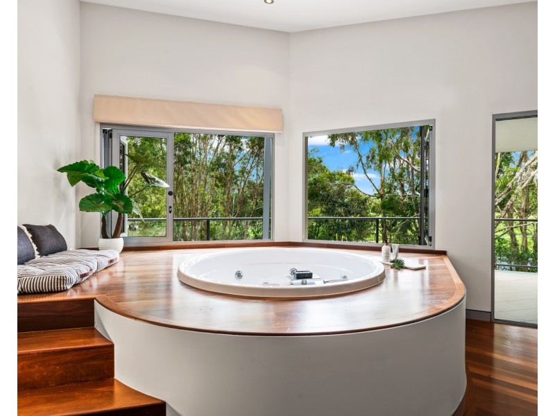 1 Hetherington Drive, Twin Waters QLD 4564