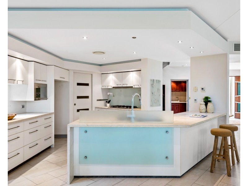 1 Hetherington Drive, Twin Waters QLD 4564