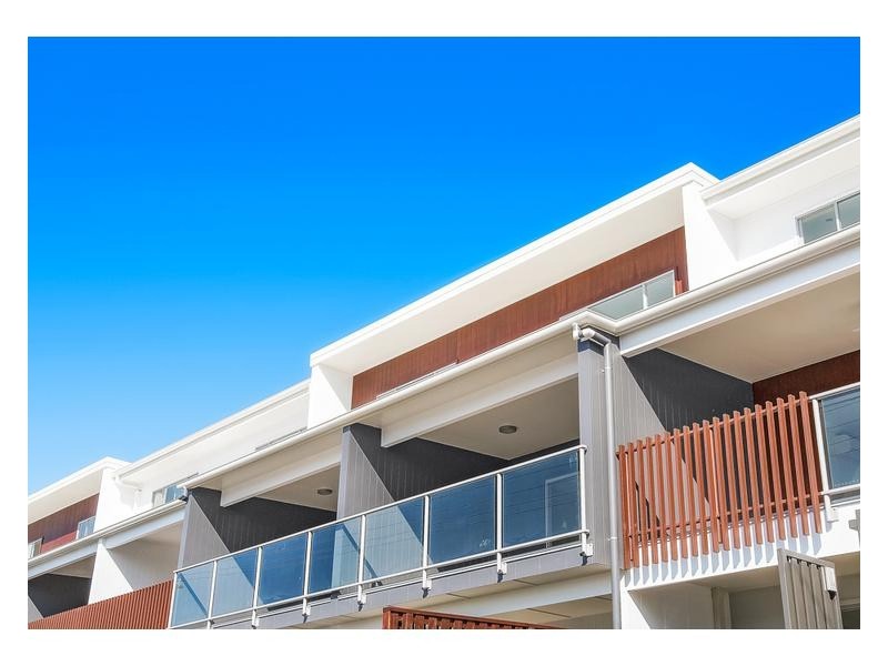 325-329 Bradman Avenue, Maroochydore QLD 4558