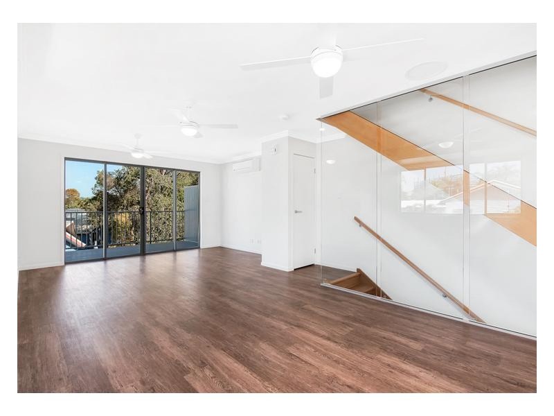 325-329 Bradman Avenue, Maroochydore QLD 4558
