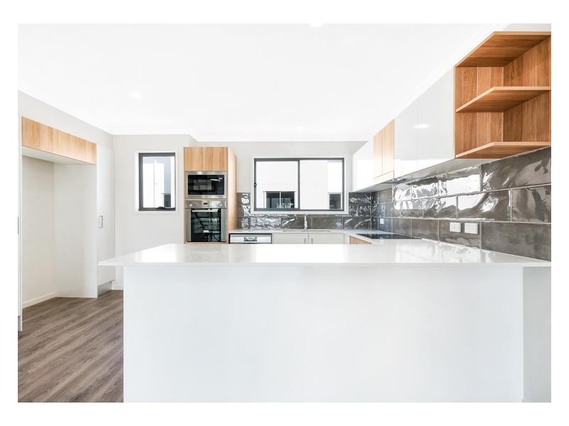 325-329 Bradman Avenue, Maroochydore QLD 4558