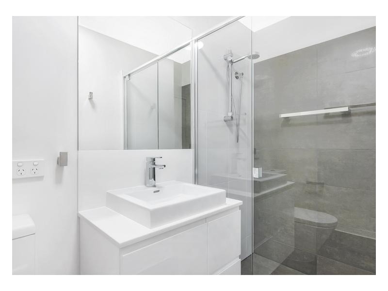 325-329 Bradman Avenue, Maroochydore QLD 4558