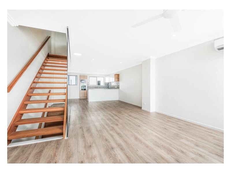 325-329 Bradman Avenue, Maroochydore QLD 4558