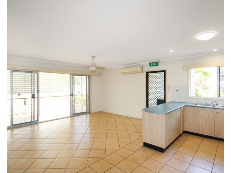 2/5 Douglas Street, Mooloolaba QLD 4557