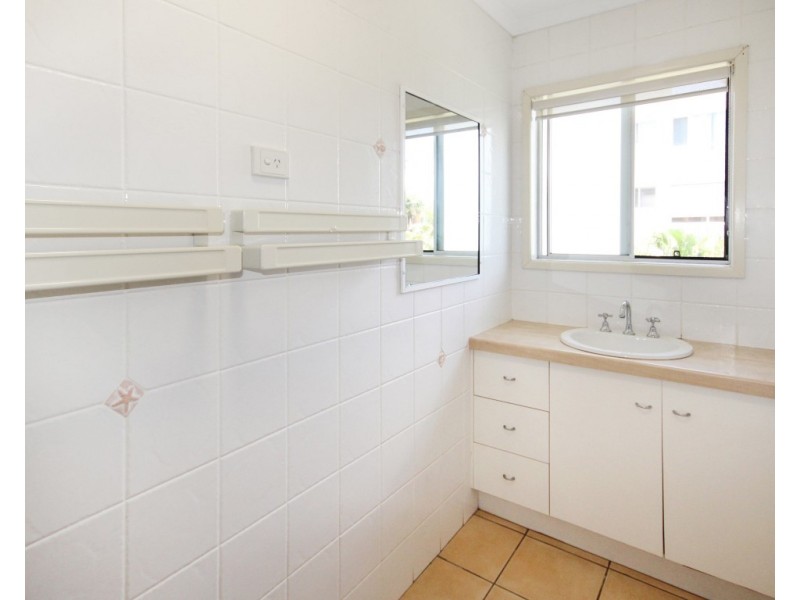 2/5 Douglas Street, Mooloolaba QLD 4557