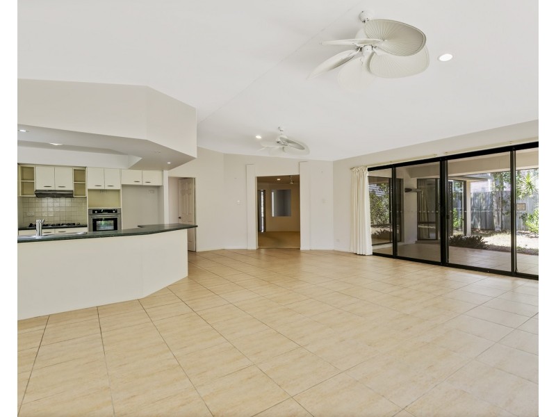 36  Comet Drive, Sunrise Beach QLD 4567