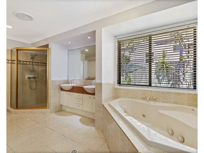 36  Comet Drive, Sunrise Beach QLD 4567