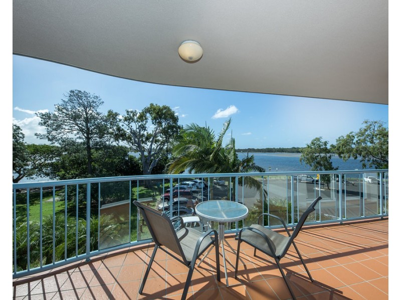 11/2-4  Picnic Point Esplanade, Maroochydore QLD 4558