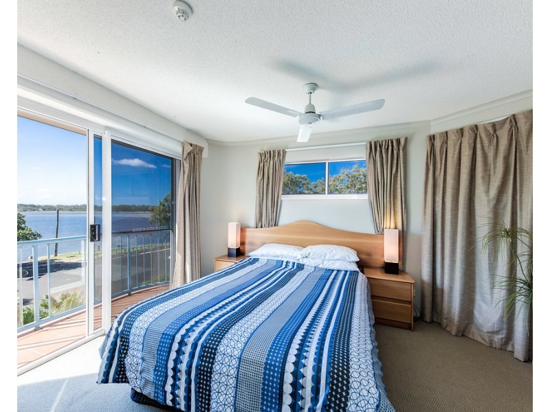 11/2-4  Picnic Point Esplanade, Maroochydore QLD 4558