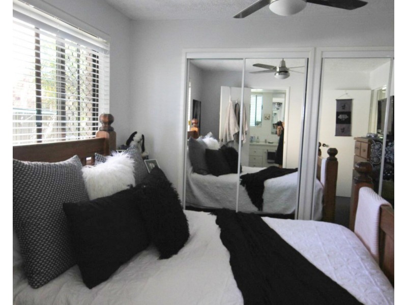 2/88 Amarina Avenue, Mooloolaba QLD 4557