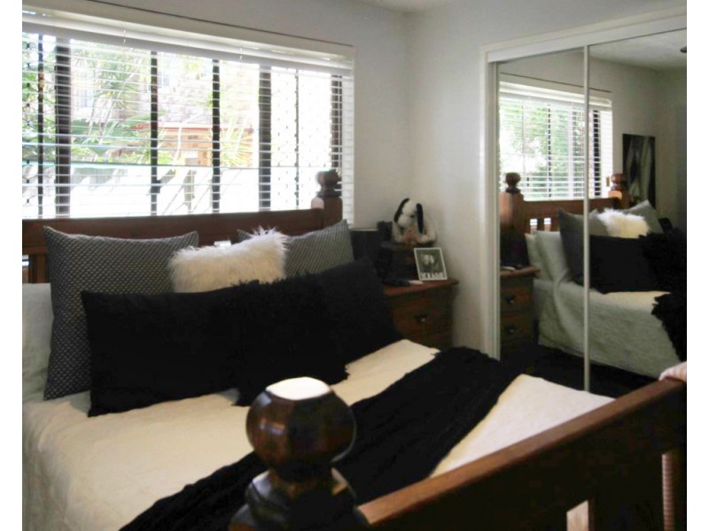 2/88 Amarina Avenue, Mooloolaba QLD 4557