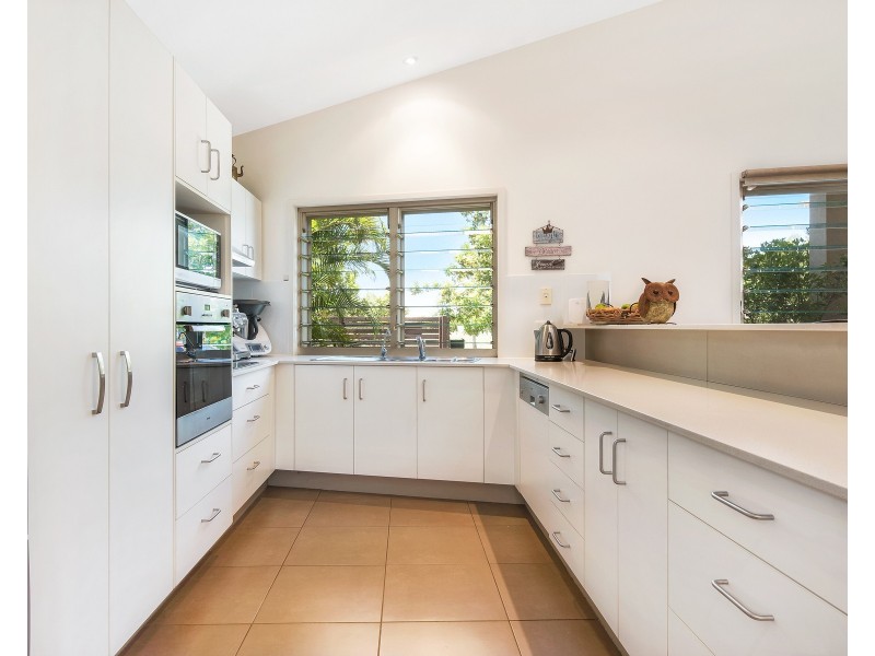 16  Whitsunday Street, Kawana Island QLD 4575