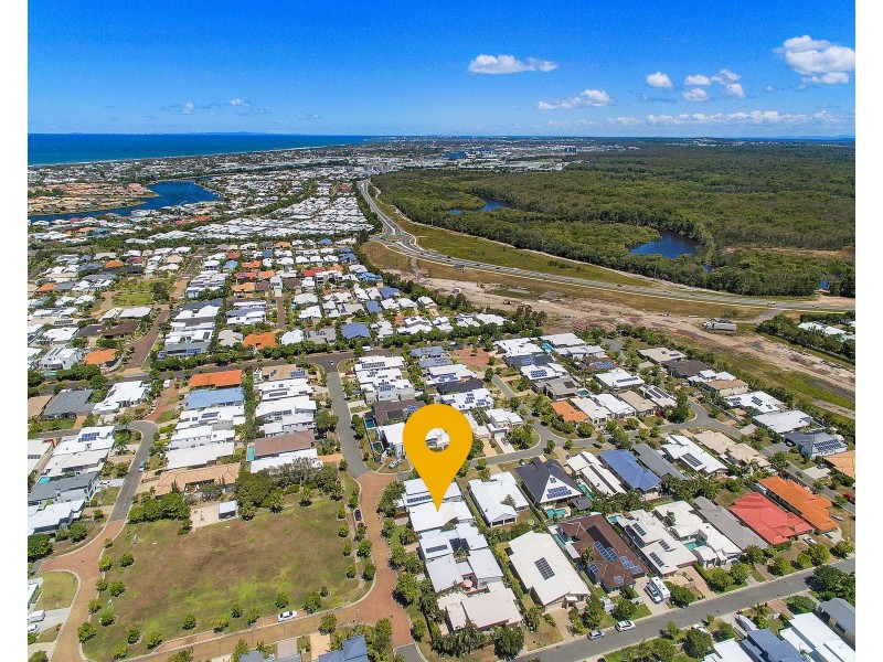 16  Whitsunday Street, Kawana Island QLD 4575