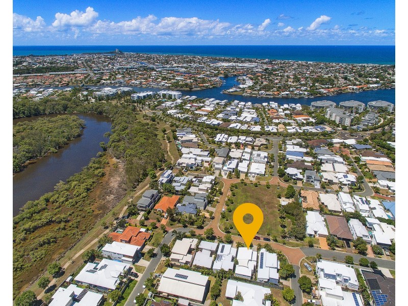 16  Whitsunday Street, Kawana Island QLD 4575