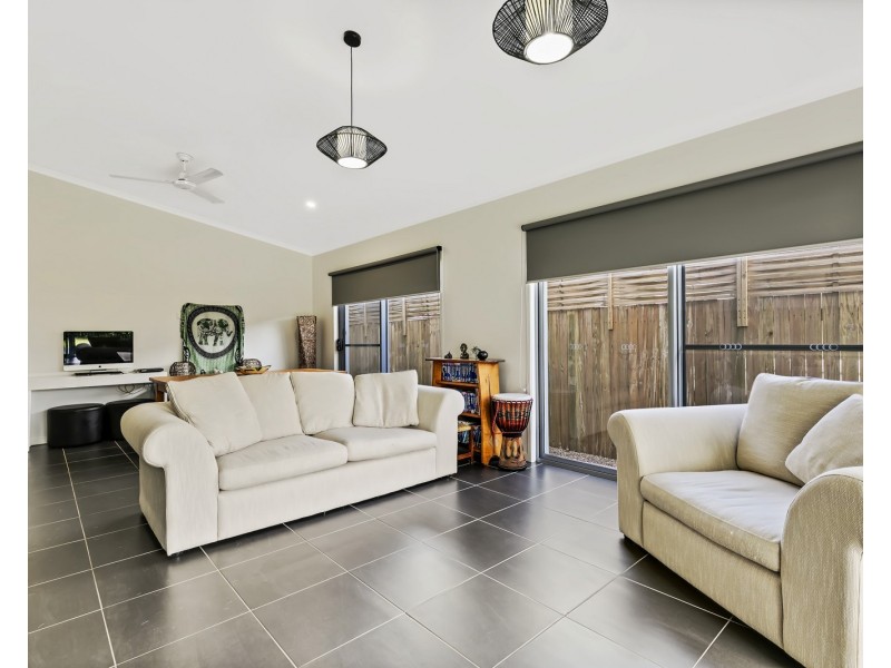 18 Hideaway Street, Birtinya QLD 4575