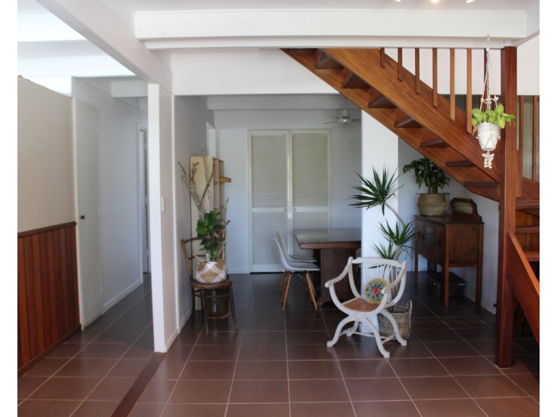 25 Victor Street, Alexandra Headland QLD 4572