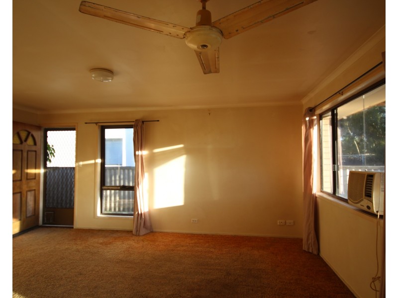 1/42 Lapoinya Cres, Warana QLD 4575