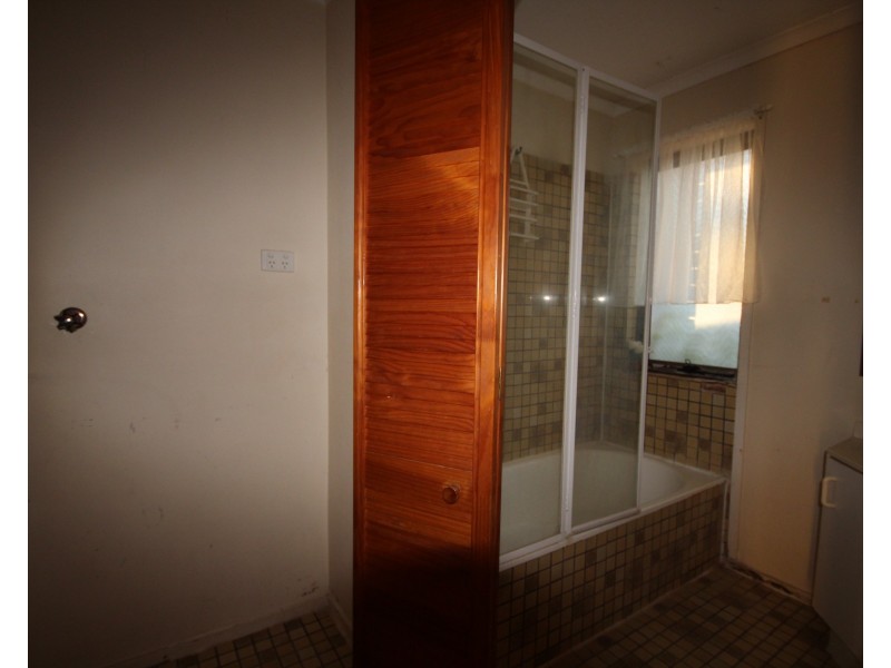 1/42 Lapoinya Cres, Warana QLD 4575