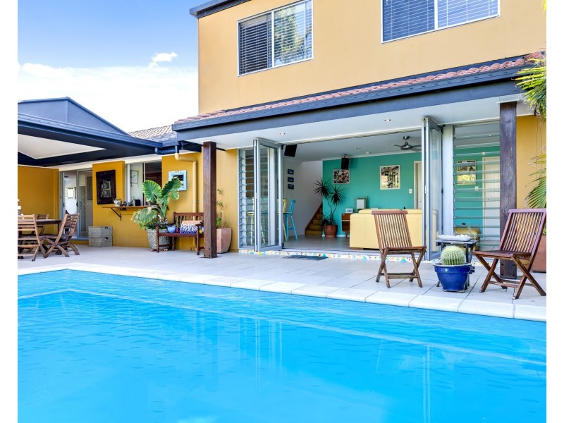 1  Peacock Crescent, Bokarina QLD 4575