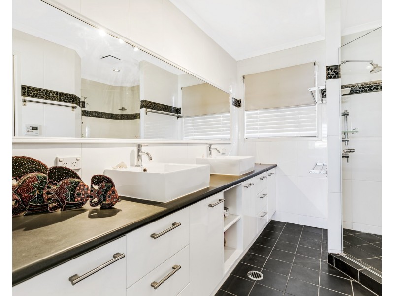 1  Peacock Crescent, Bokarina QLD 4575