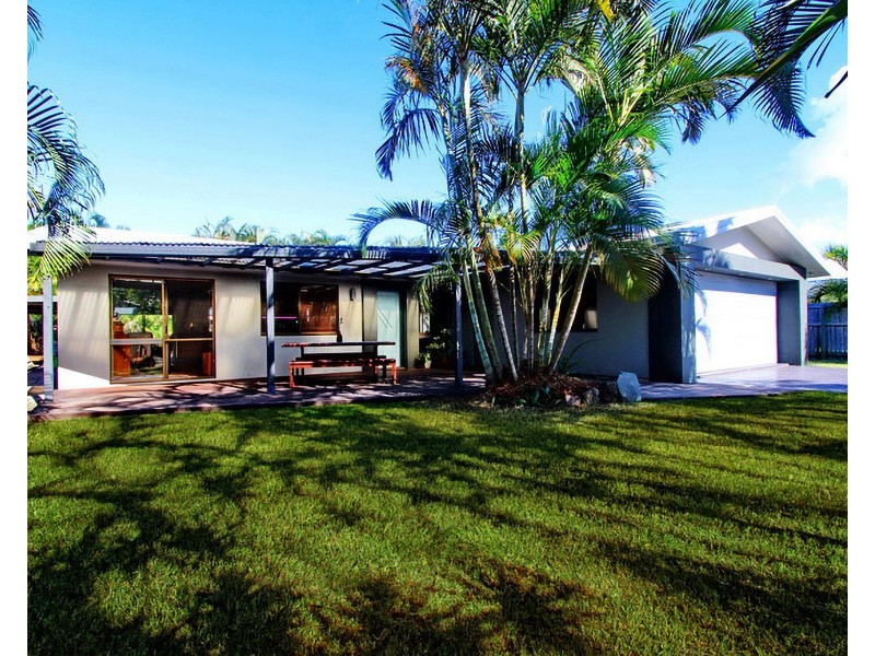 23 Balyarta Crescent, Mooloolaba QLD 4557
