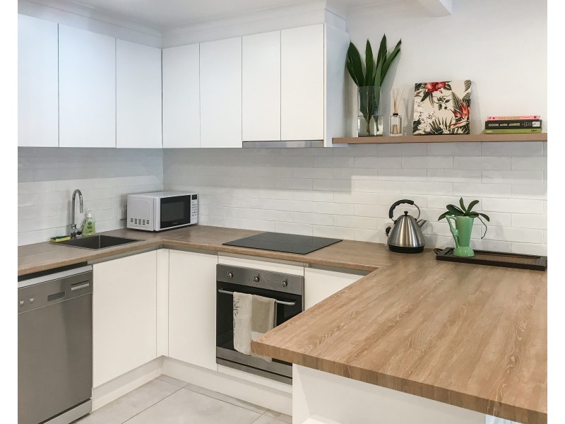2/136 Broadwater Avenue, Maroochydore QLD 4558