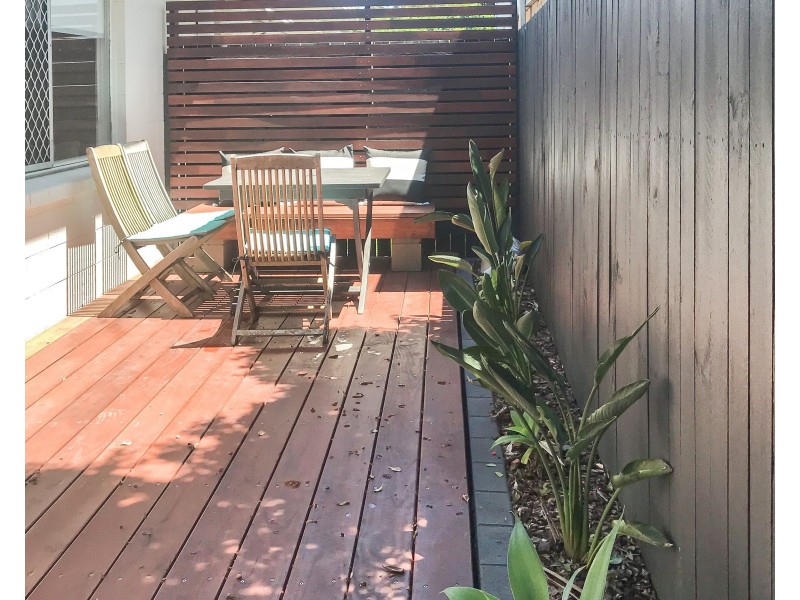 2/136 Broadwater Avenue, Maroochydore QLD 4558