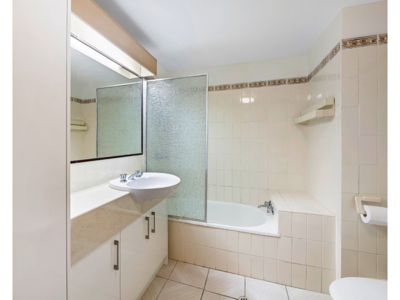 4A/120 Duporth Avenue, Maroochydore QLD 4558