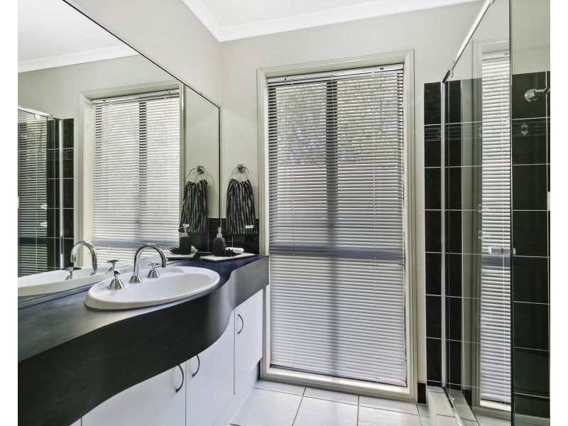 8 Ironwood Court, Mountain Creek QLD 4557