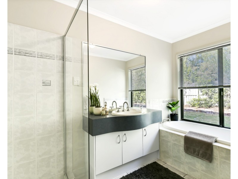 8 Ironwood Court, Mountain Creek QLD 4557