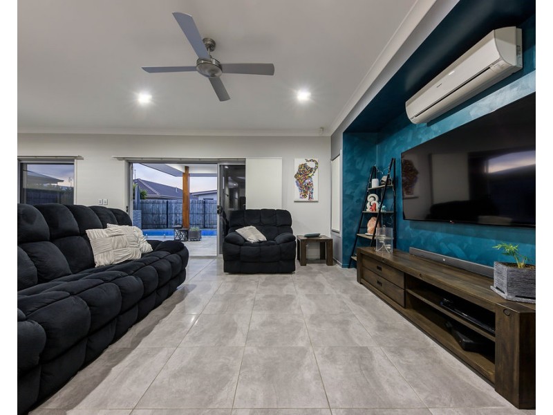 4 Bribie Place, Mountain Creek QLD 4557