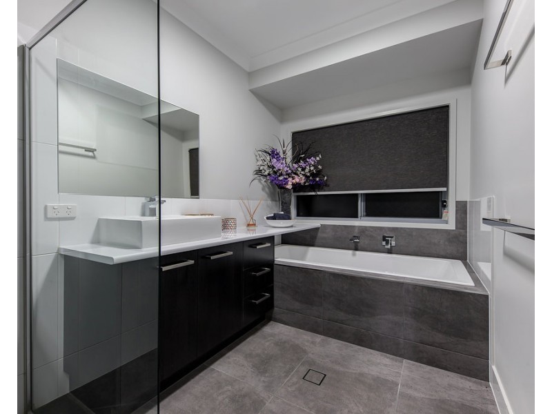 4 Bribie Place, Mountain Creek QLD 4557