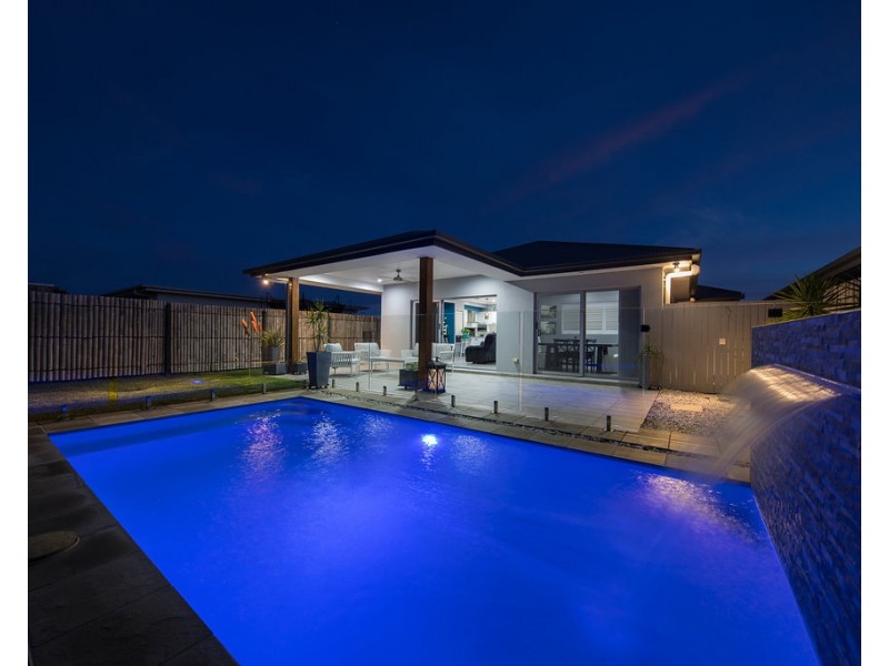 4 Bribie Place, Mountain Creek QLD 4557