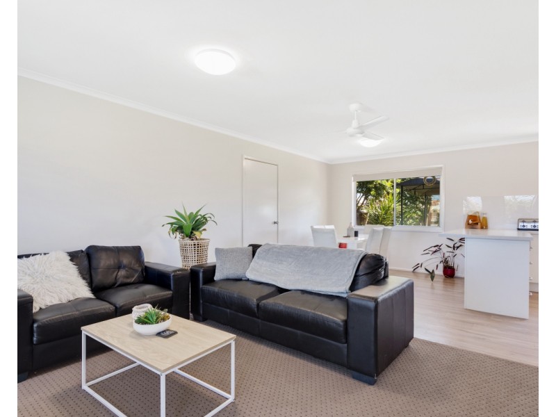 40  Lapoinya Crescent, Warana QLD 4575