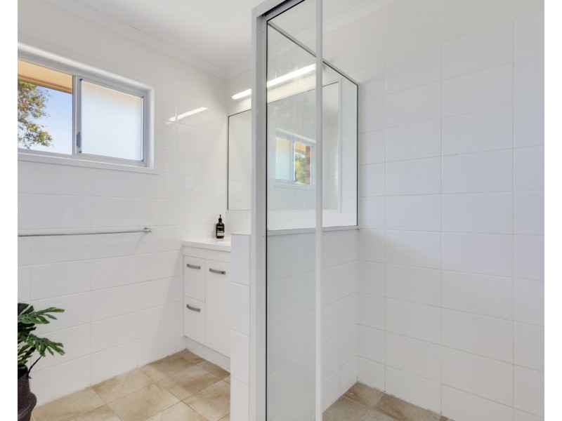 40  Lapoinya Crescent, Warana QLD 4575