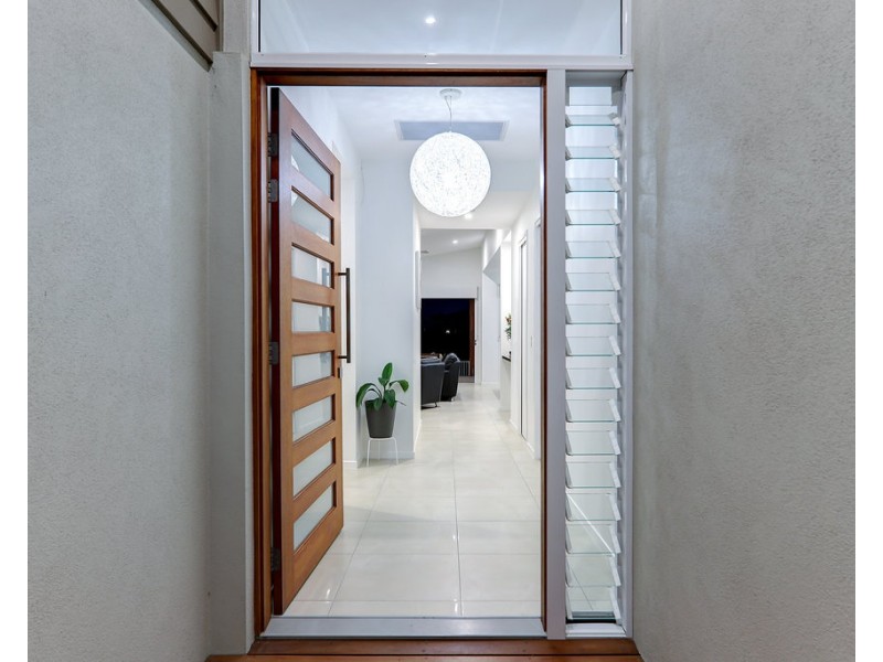 11 Tamborine Close, Mountain Creek QLD 4557