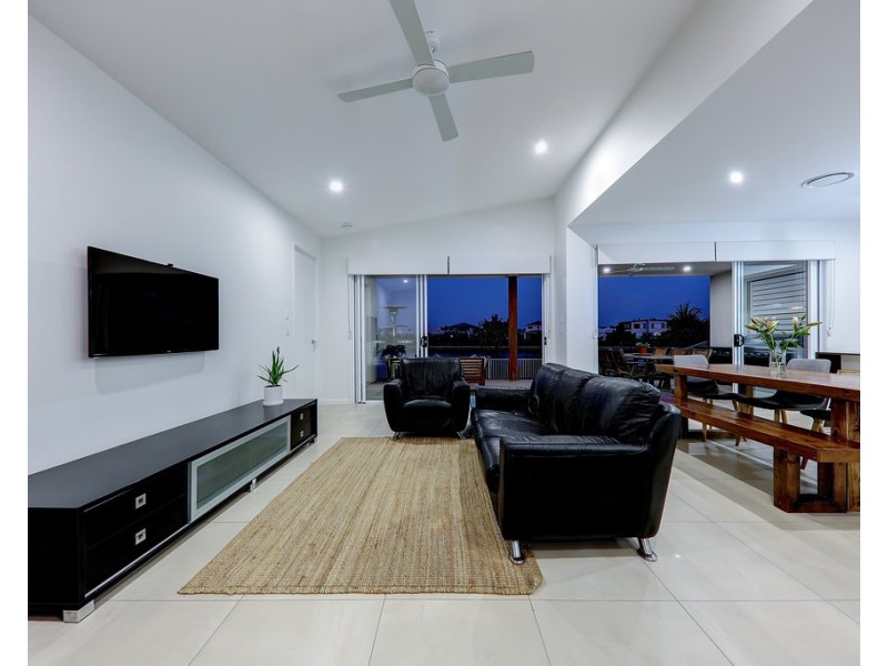 11 Tamborine Close, Mountain Creek QLD 4557