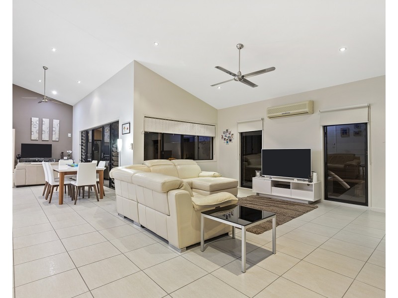 9  Bonaire Court, Parrearra QLD 4575